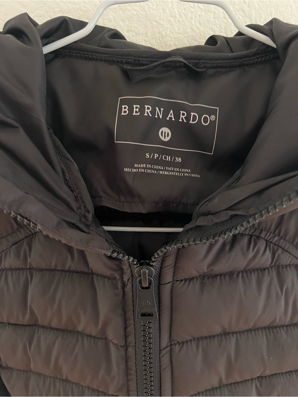 Bernardo Black Quilted Hooded Puffer Vest - Picture 3 of 9